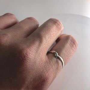 .925 Sterling Silver Wavy Abstract Orobouros Ring Size 9.5